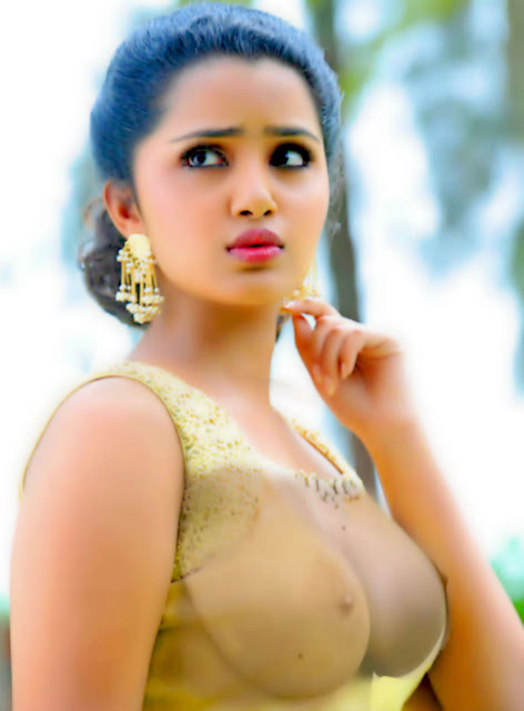 Sexy big boobs Anupama Parameshwaran transparent blouse xxx hot pic