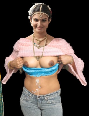 Navel cumshot Honey Rose showing her nipple in open bra