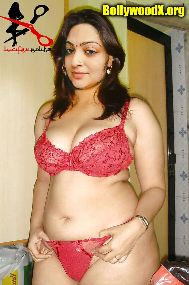 Reshmi Soman bra panties real semi nude photo without dress