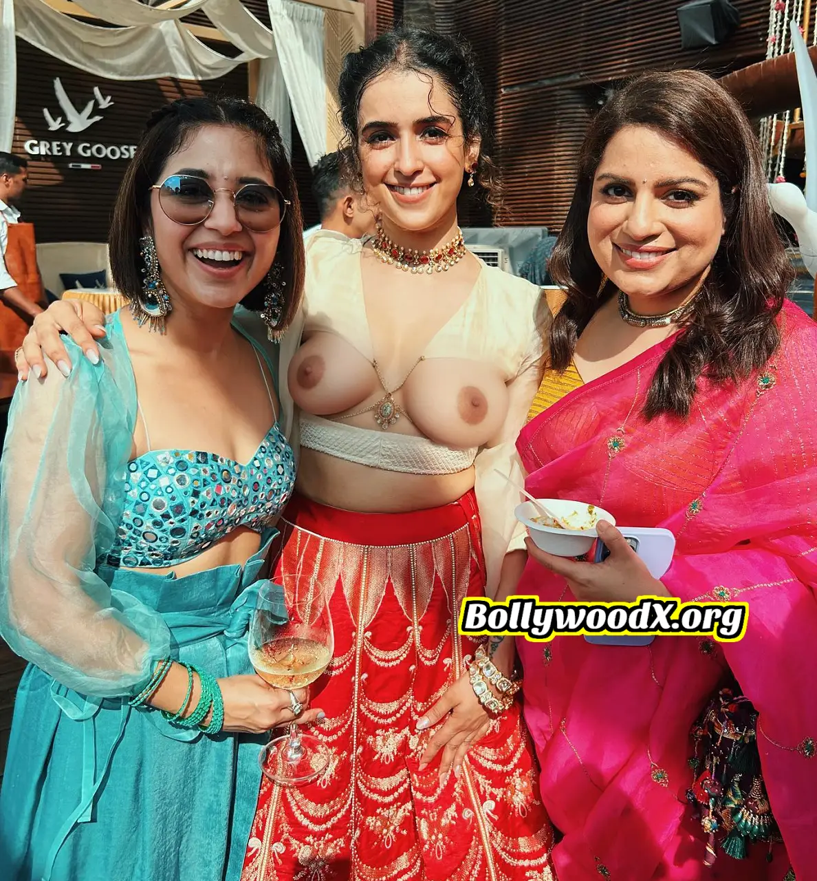 Sanya Malhotra outdoor fucking open blouse nude boobs nipple lesbian