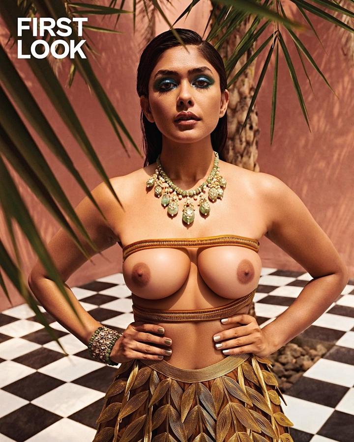 Mrunal Thakur strapless blouse open boobs nipple first look