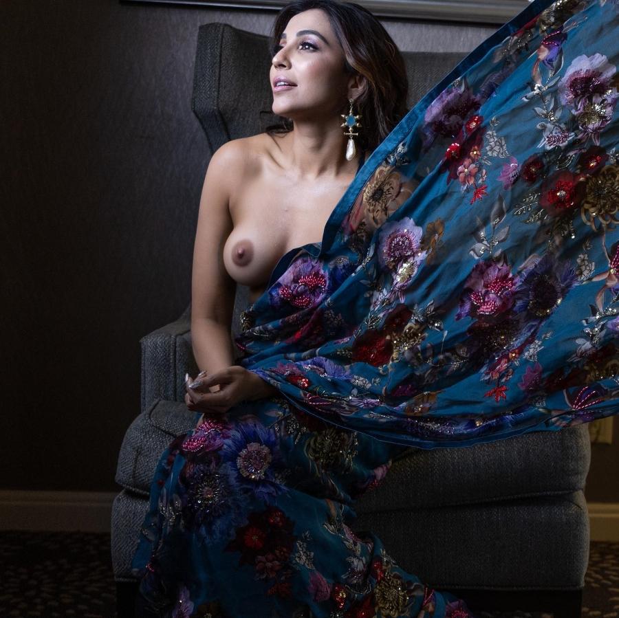Parvati Nair hot bold shoot nude nipple one side boobs xxx saree