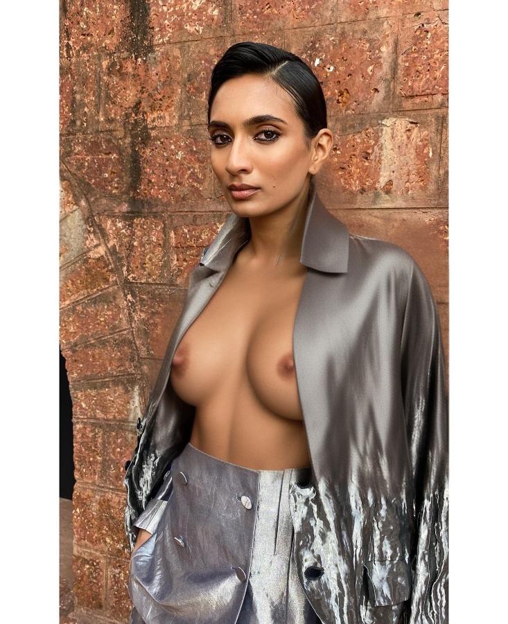 Roshmitha Harimurthy nipple slip without bra open fashion dress