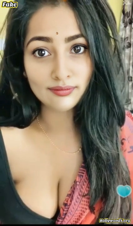 Anagha Bhosale low neck blouse cleavage Saree slip webcam video